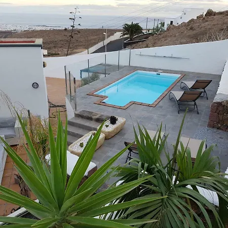 וילה Casa Mira *